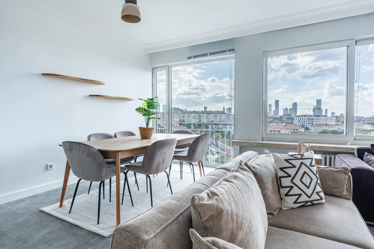 اجاره سالیانه آپارتمان 3 خوابه مبله شیک با لوازم صفر در منطقه سارییر استانبول