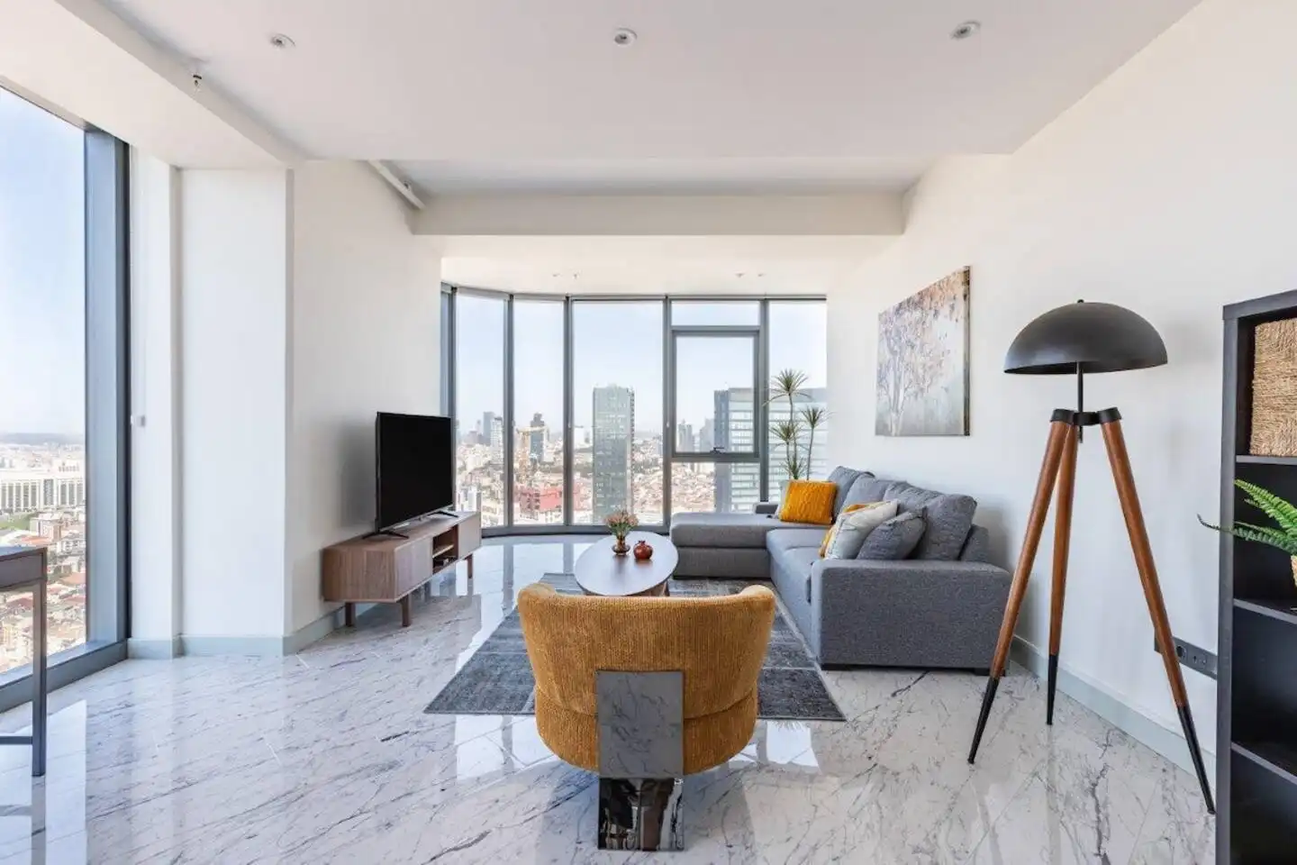 یک اقامت پنج ستاره در رزیدانس سینپاش کویین. دسترسی به استخر، باشگاه، پارکینگ رایگان و منظره طبقه ۴۴.